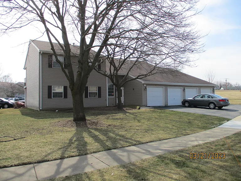 32 N Victoria Ln — Photo 24