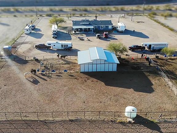 4th image of 8839 N WARREN Road