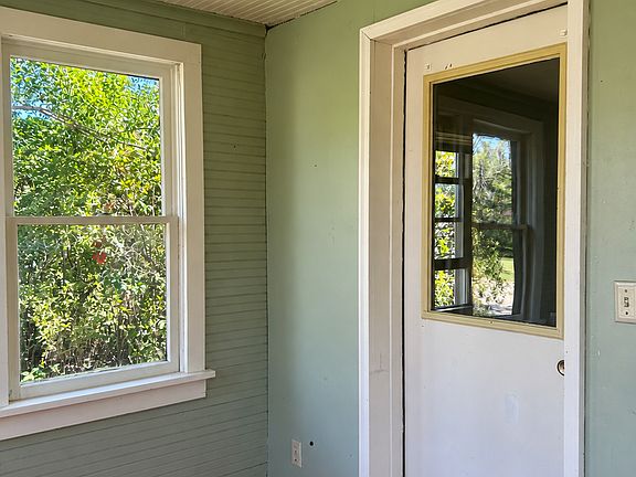 3rd image of 508 6th St SE