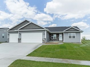 6818 Valley View Ct. Nw, Cedar Rapids, IA 52405