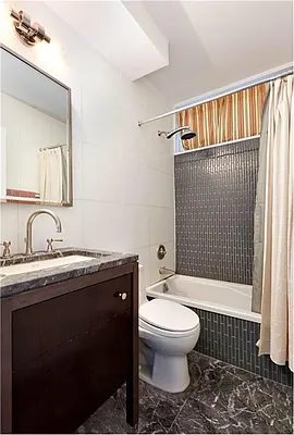 Rented by Sany Realty Group, LLC | media 13