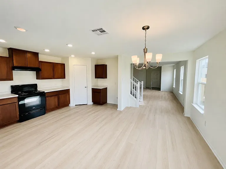 13501 Martha Washington Pl — Photo 2
