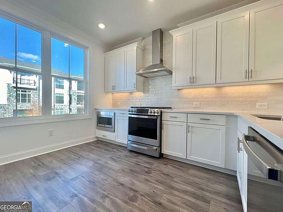 5th image of 637 Millcroft Blvd