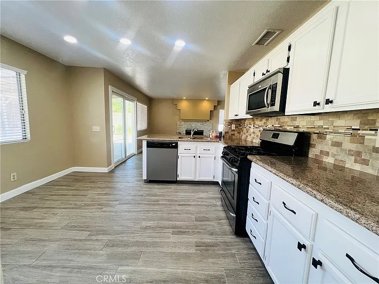 13278 Cardinal Rd — Photo 7