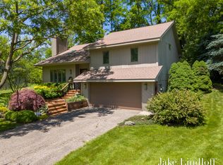 3441 Eastridge Ct NE, Grand Rapids, MI 49525