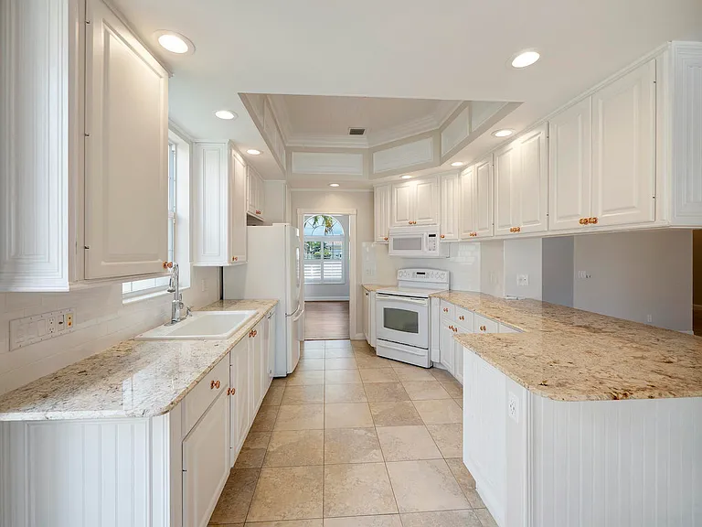 11378 SW Rockingham Dr — Photo 7