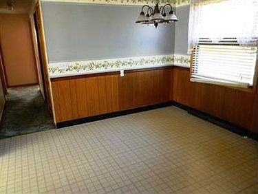 4th image of 1239 Faircliff St