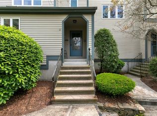 65 Westview Ter #65, Shelton, CT 06484