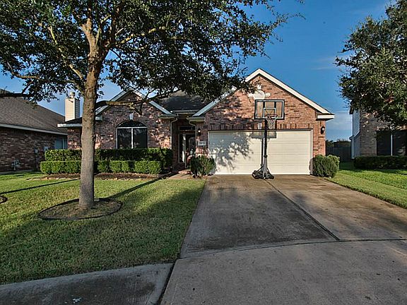 3rd image of 7906 Ingle Oak Dr
