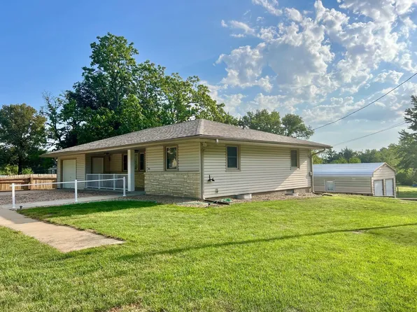 402 N Center St, Mankato, KS 66956