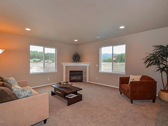 2nd image of 815 Topaz Ct Lot 34