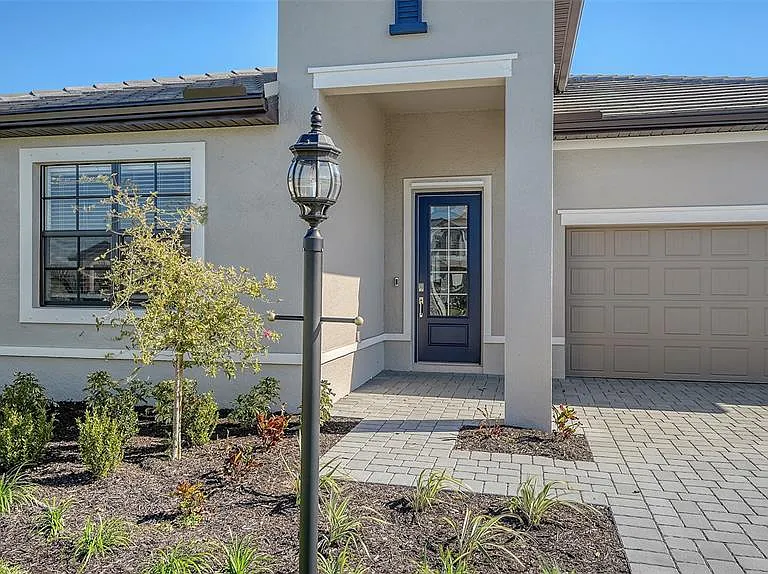 4909 Oyster Pearl St — Photo 3
