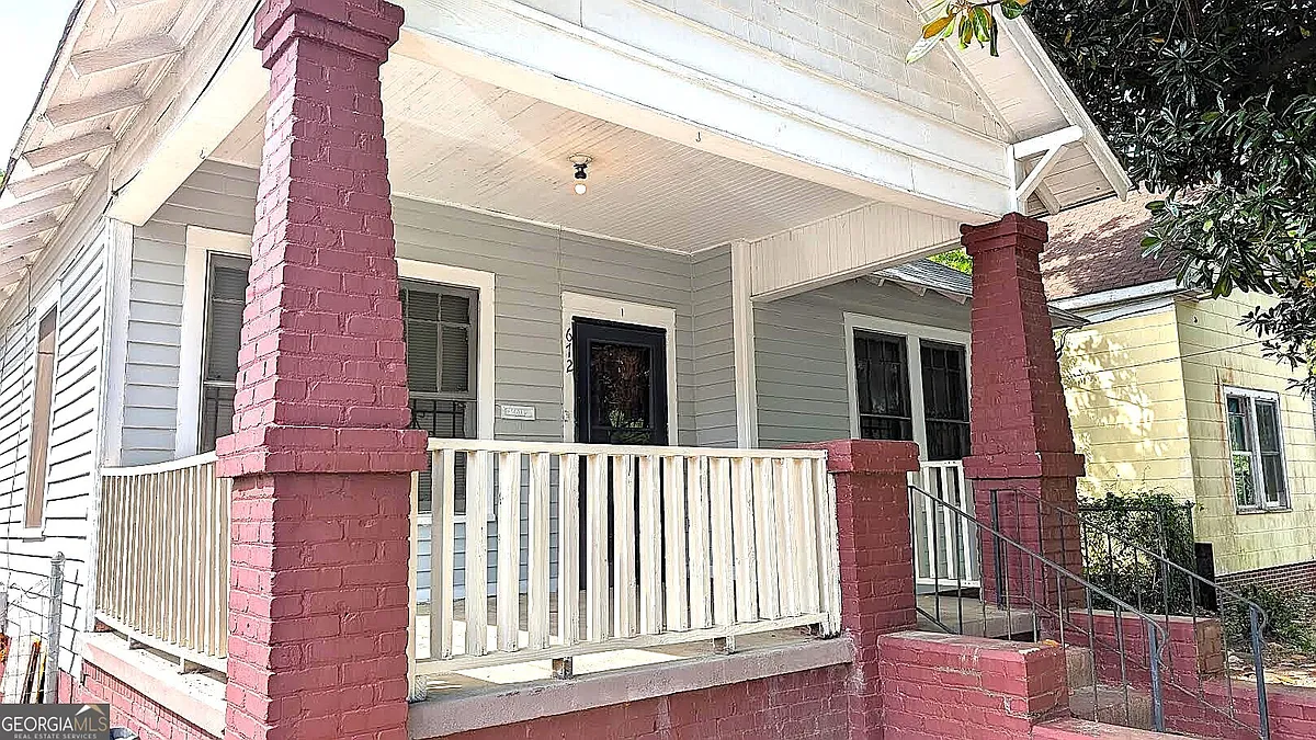 Building Photo - 672 Bowden St