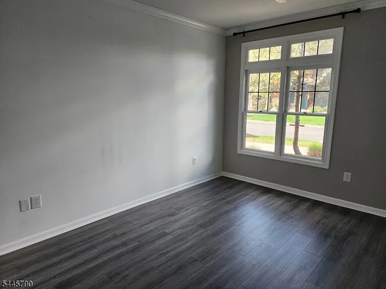 10 Maple Cres #13 — Photo 20