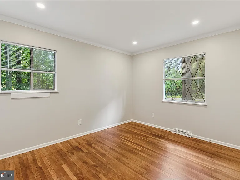 3249 Mill Rd — Photo 6