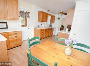9314 Santayana Dr, Fairfax, VA 22031