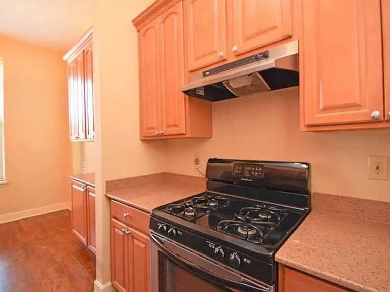 2152 Gilbert Ave #3 — Photo 4