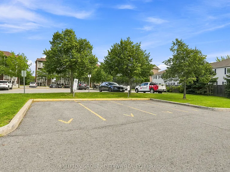 2563 Longfields Dr — Photo 35