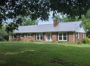 254 Marston Rd, Leoma, TN 38468