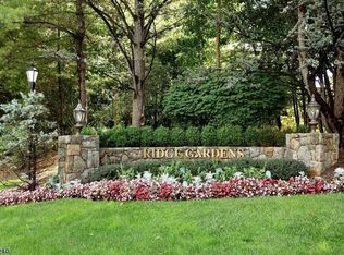611 Mark Twain Way, Mahwah, NJ 07430