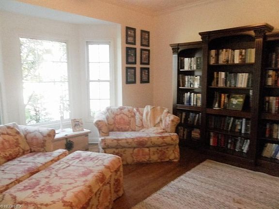 5th image of 635 Beacon Hill Dr