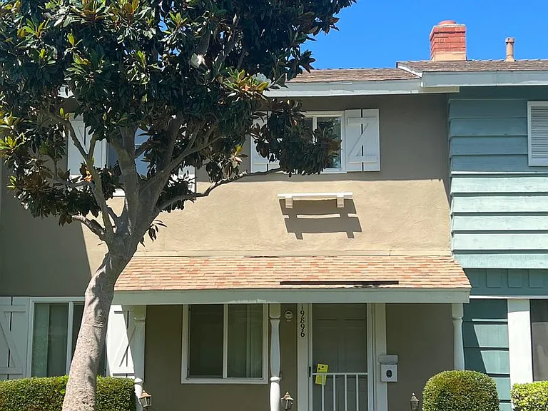19896 Sheffield Ln — Photo 2