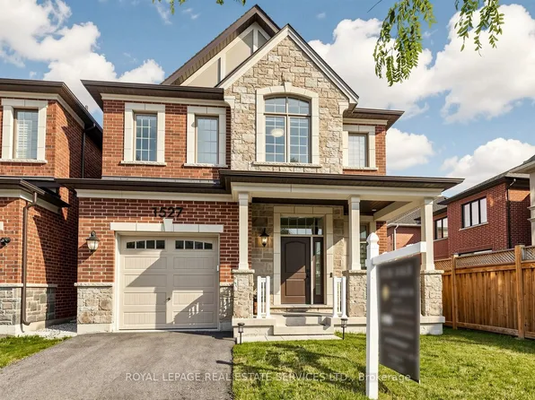 1527 Varelas Pass, Oakville, ON L6H 3S2