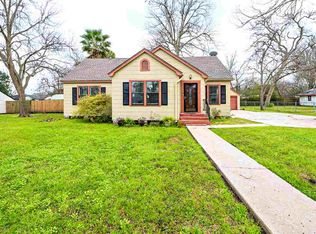 212 South St, Baytown, TX 77520