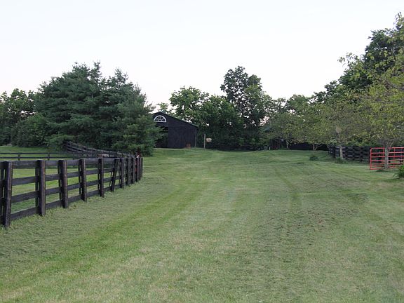 5th image of 4 Springhouse Dr