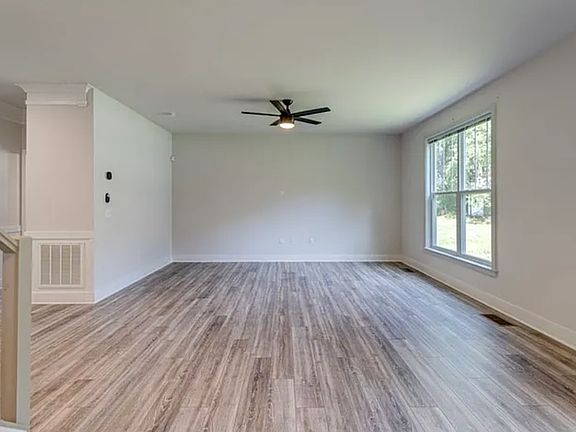 4th image of 7 Limox Ln