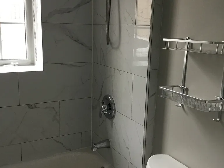 304 Simcoe St S #102 — Photo 3