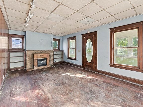 9th image of 2819 9th Ave
