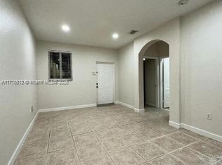 17720 NW 73rd Ave APT 200, Hialeah, FL 33015