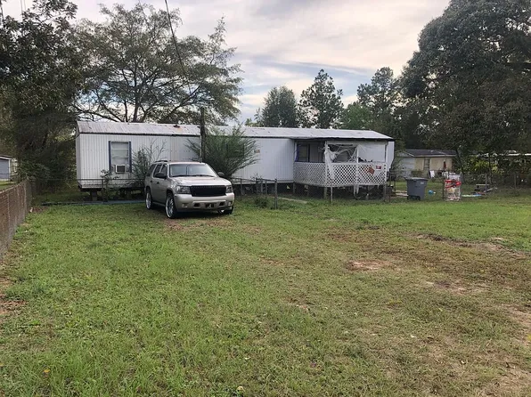 90 Caribou St, Daleville, AL 36322