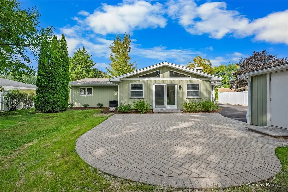 3 bed, 1600 sqft, $3,200 — Photo 4