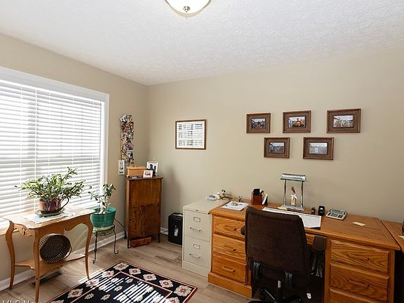 5th image of 114 Westminster Way