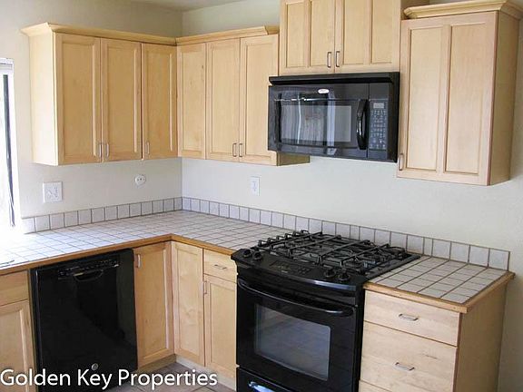 2nd image of 128 Avenida Las Brisas APT B