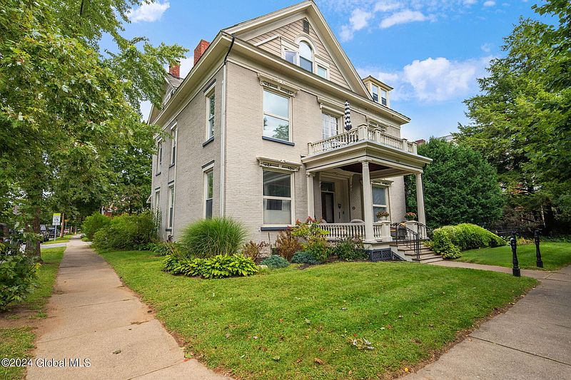 2nd image of 143 Caroline Street Unit 6