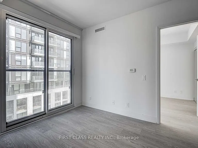 181 Dundas St E #1002 — Photo 16