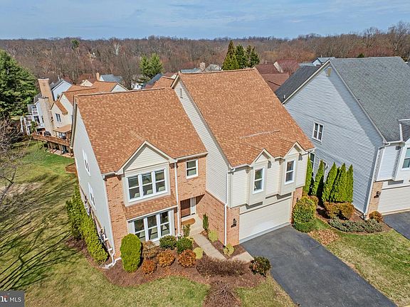 2nd image of 7506 Silver Maple Ln