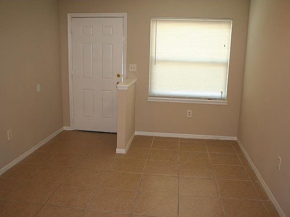 5th image of 1208 Woodman Way #1