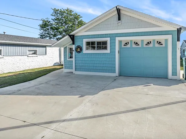 141 Lakeshore Blvd, Muskegon, MI 49444