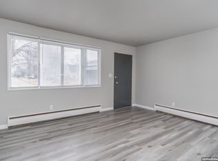 1004 Main St #2, Neenah, WI 54956