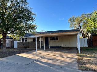 802 13th St, Shallowater, TX 79363