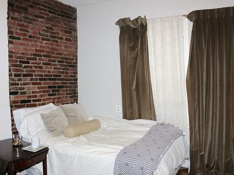 40 Anderson St #10 — Photo 2