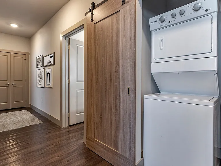 The Cosmopolitan Apartments — Photo 24