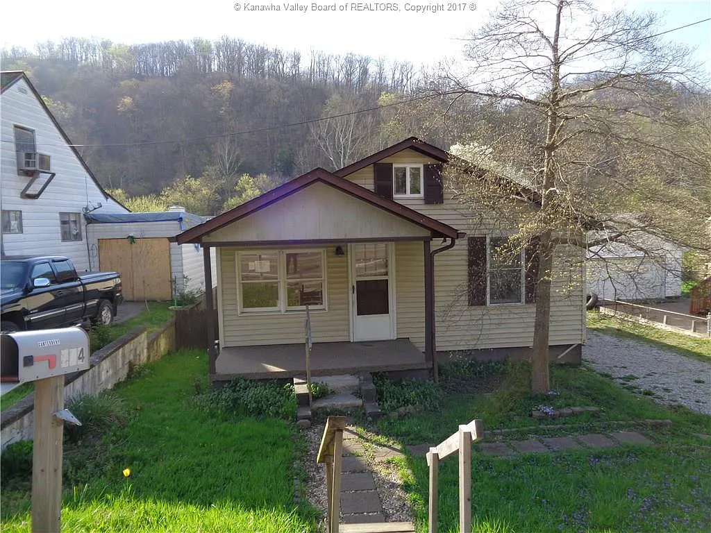 764 Campbells Creek Dr photo 1