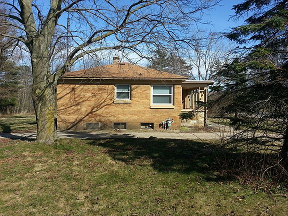 3rd image of 15763 Lake Michigan Dr