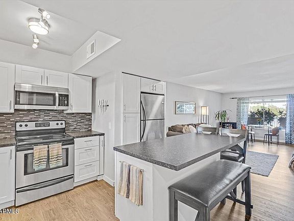 5th image of 10828 N BILTMORE Drive #159
