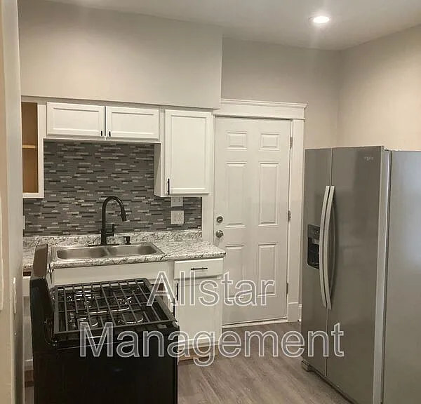 521 E 109th St — Photo 19